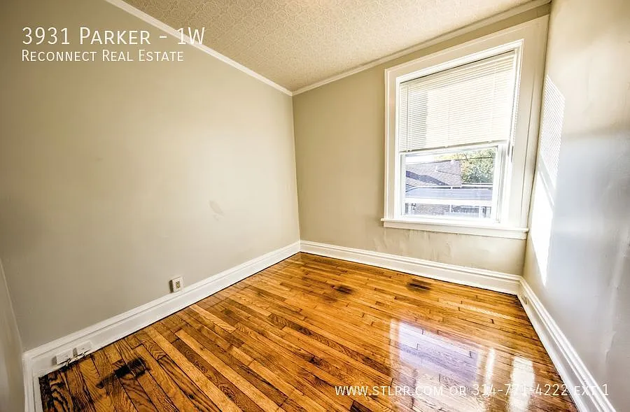 Very Nice 2 Bedroom 1 Bath Unit In Great Condition With A Lot Of Space On A Very Good South City ... — Photo 2