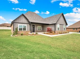 2704 Woodlawn Ct, Shawnee, OK 74804