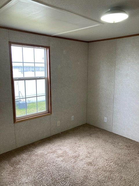 2nd image of 8 Stonegate Ln