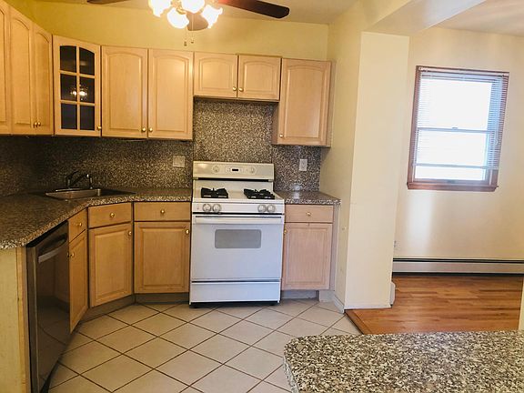 4th image of 57 Greeley Ave Floor 2