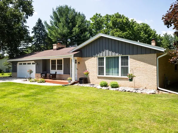 211 Corby DRIVE, North Prairie, WI 53153