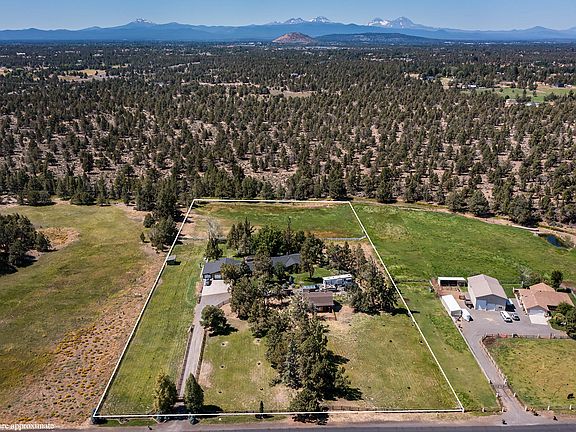 4th image of 62111 Cody Rd