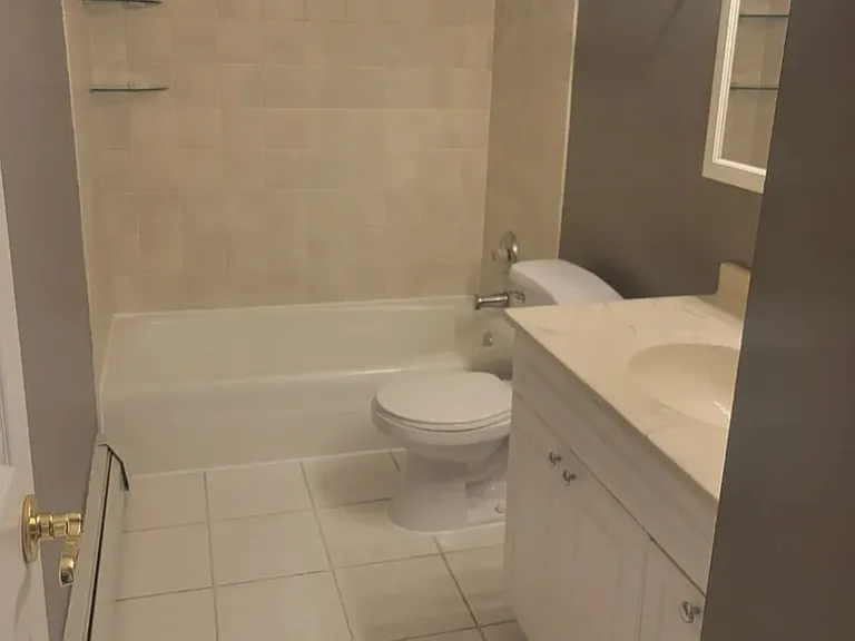213 E Liberty St #8 — Photo 11