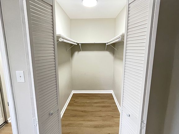 Walk In Closet