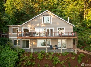 1418 Seacrest Dr, Lummi Island, WA