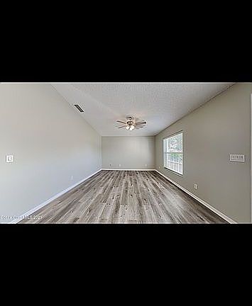 4th image of 670 Londonderry Cir SE
