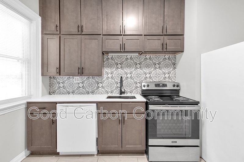 1st image of 77 Richmond Ave APT 4