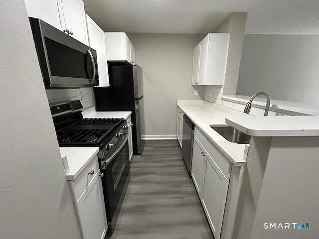100 Glenbrook Rd #T411 — Photo 7