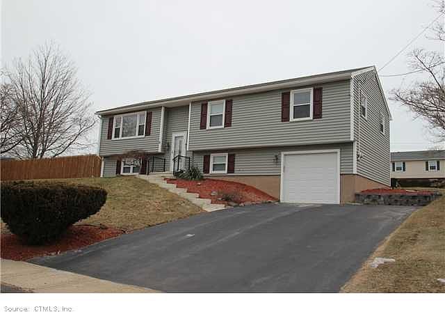 1st image of 4 Alexander Dr