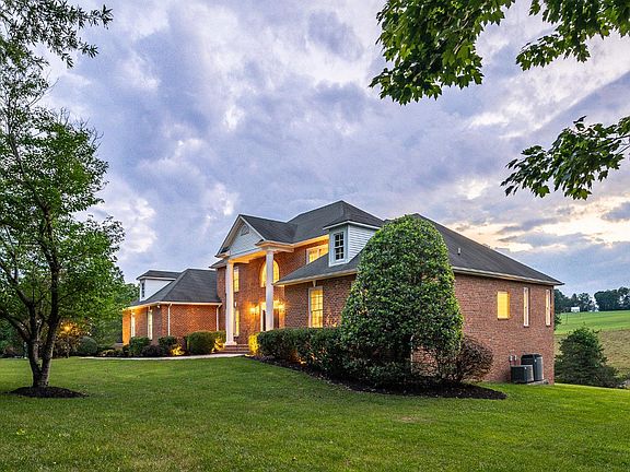 3rd image of 1368 Jefferson Dr W
