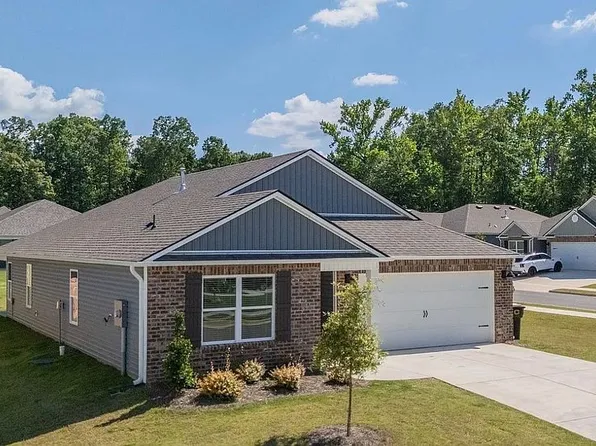 284 Camden Ct SW, Hanceville, AL 35077