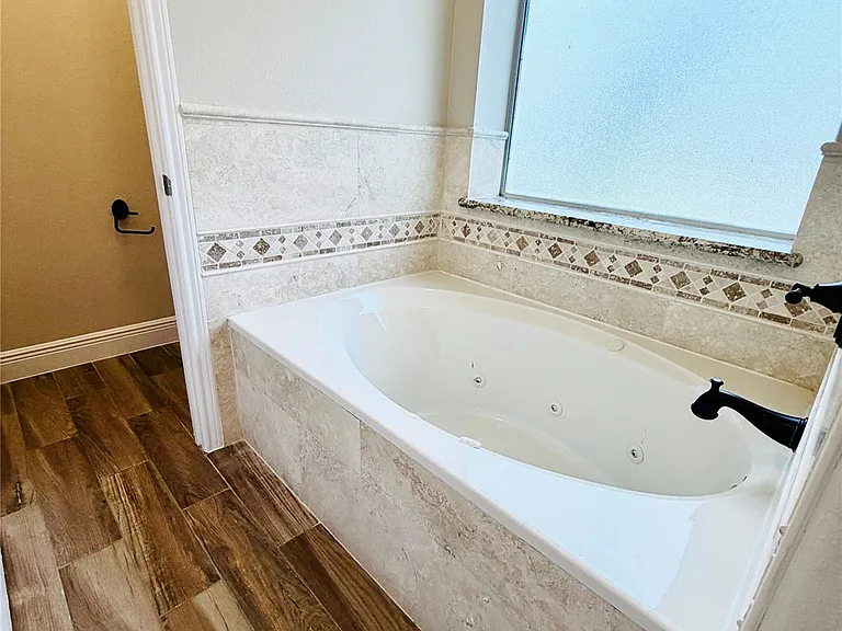 20515 Lantern Springs Ln — Photo 28