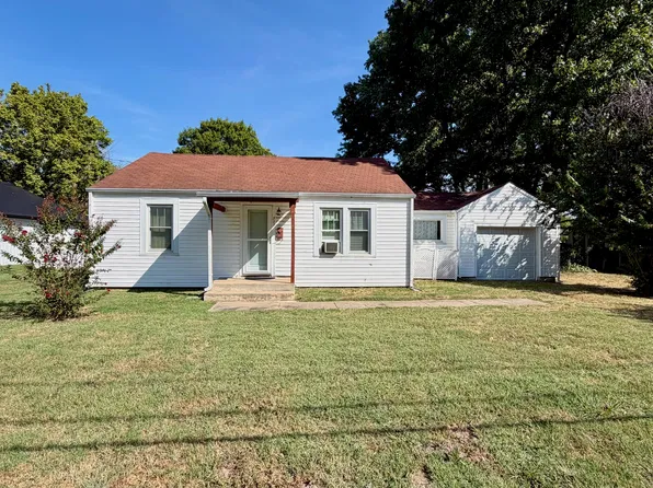 323 E Summit Street, Bolivar, MO 65613