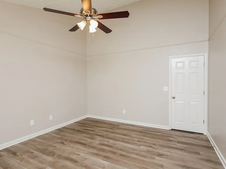 5912 Sycamore Ridge Dr — Photo 9