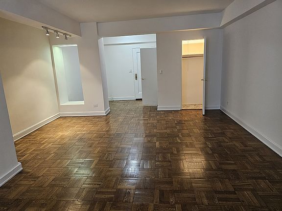 3rd image of 40 Central Park S #14I