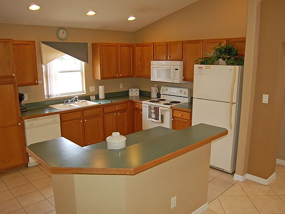 2nd image of 16020 Magnolia Hill St