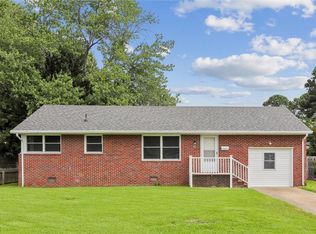 11 Eastlawn Dr, Hampton, VA 23664
