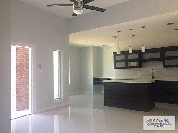 4th image of 22 Ofelia Cir