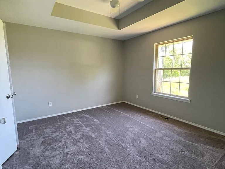 2202 W Jonquil Ln — Photo 14