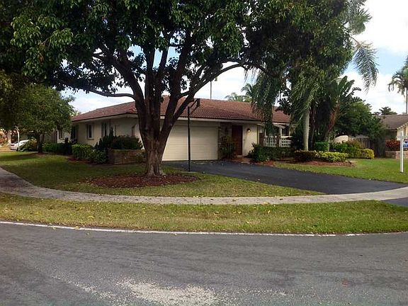 4th image of 9441 NW 13th St