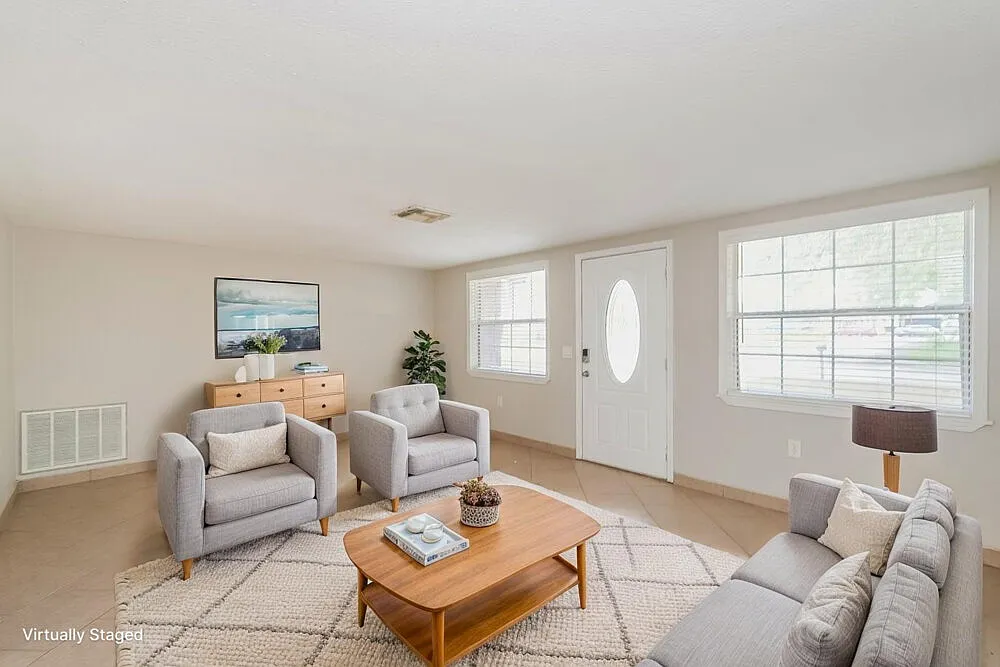 3 bed, 2.0 bath, 1252 sqft, $1,760 — Photo 3