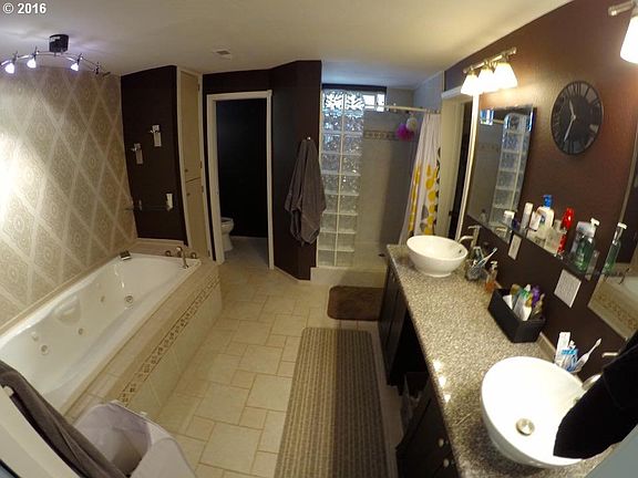 2nd image of 15107 NE 26th Ct