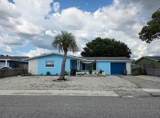 3252 Columbus Dr, Holiday, FL 34691