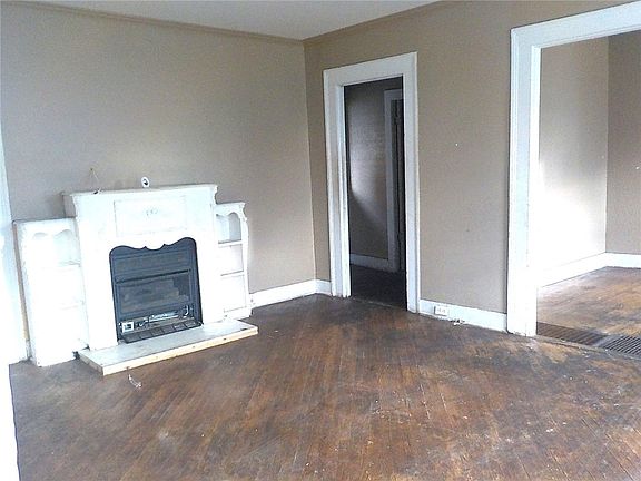 5th image of 101 W Academy St