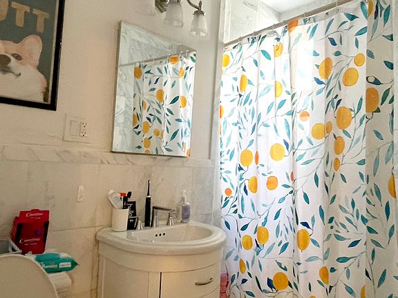 5th image of 1716 2nd Ave APT 5C