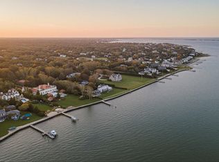 7 Cross Rd, Remsenburg, NY 11960