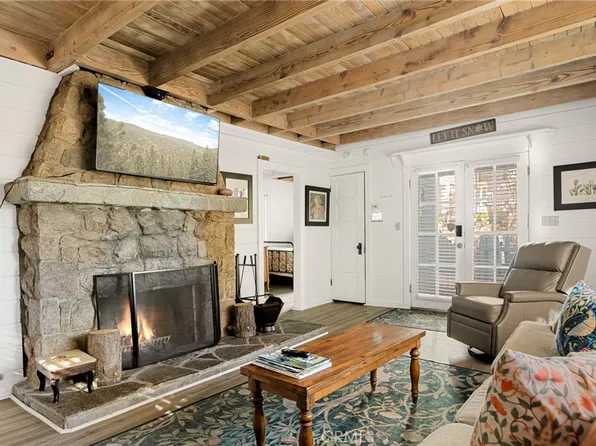 265 Flower Dr, Lake Arrowhead, CA 92352