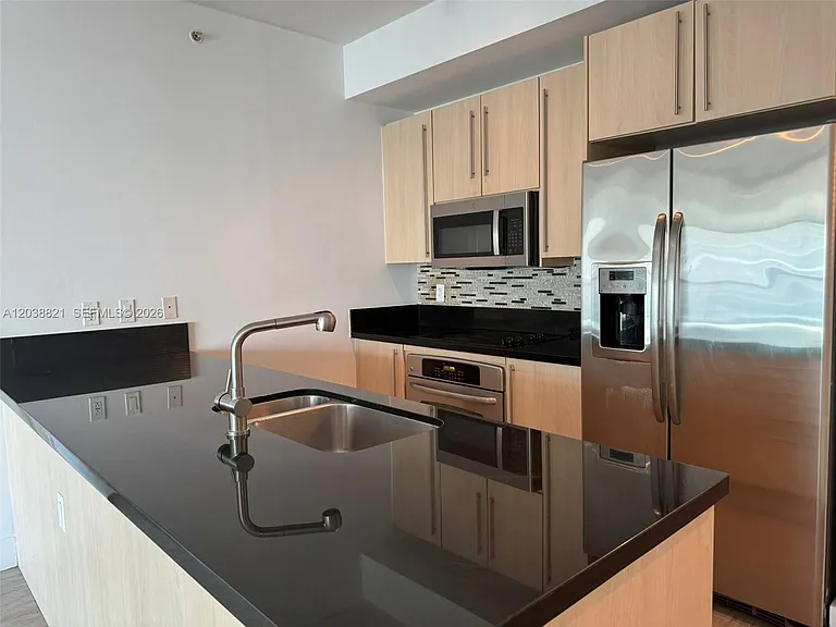 79 SW 12th St #3509 — Photo 2