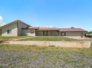 233 S Zuni St, Springerville, AZ 85938