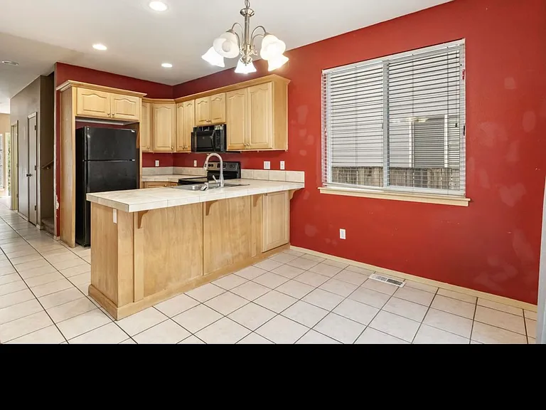2833 NE Stapleton Rd #0 — Photo 9