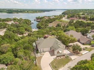 2207 Caroline Ct, Granbury, TX 76048