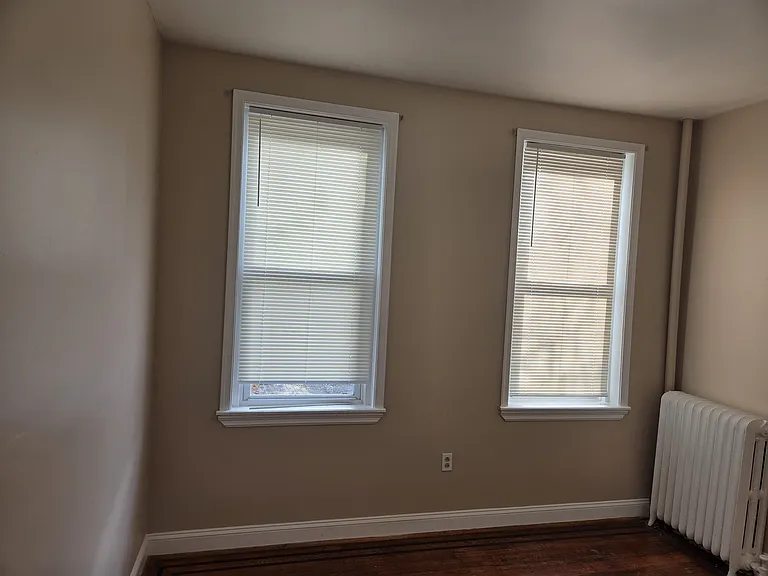 5222 Chestnut St #1R — Photo 3