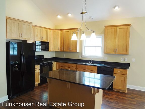 3rd image of 200 Berwick Dr