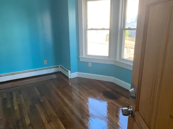95 Ballard St Floor 1, Fall River, MA 02720