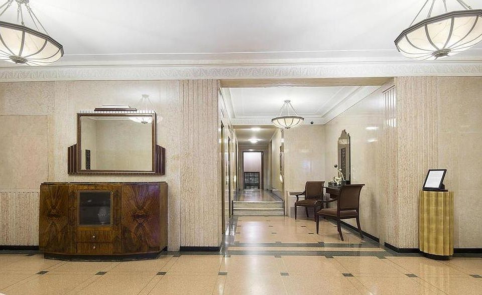 2nd image of 400 E 52nd St APT 1I