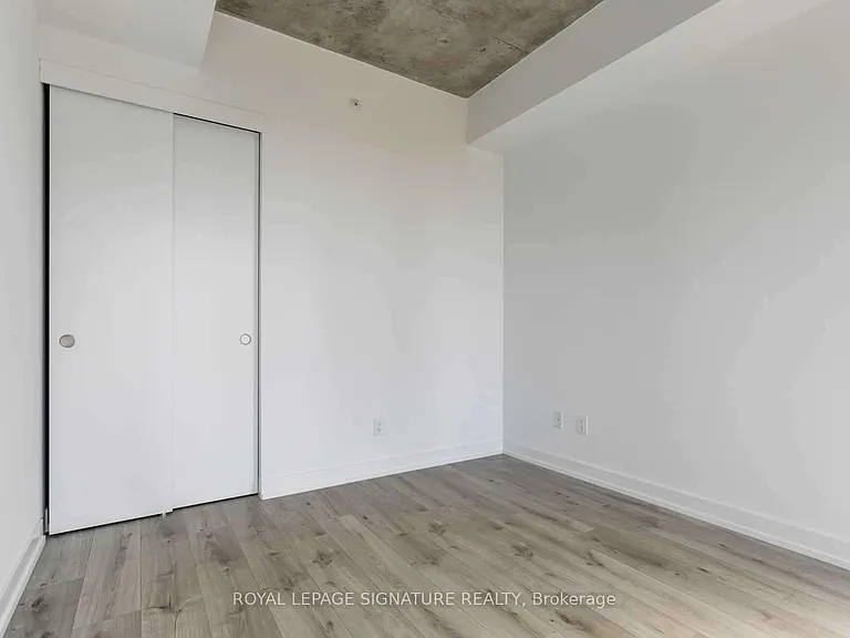161 Roehampton Ave #903 — Photo 11