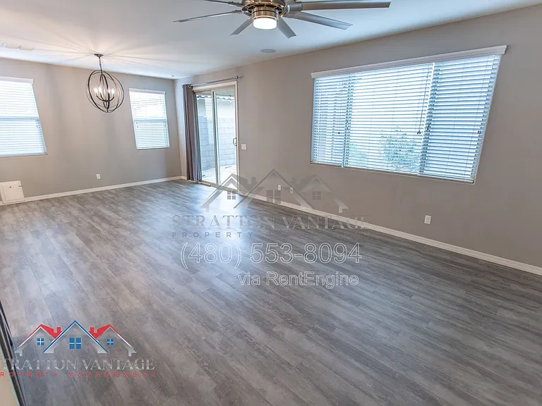 11689 N 166th Dr — Photo 17
