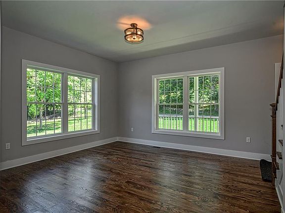 2nd image of 31 Debra Ln