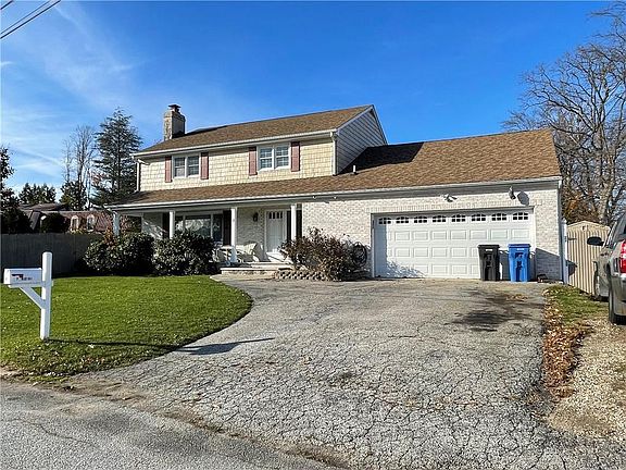 3rd image of 11 Glen Hills Dr