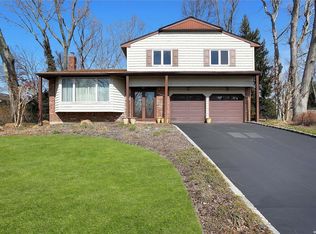 122 Gail Ct, East Northport, NY 11731