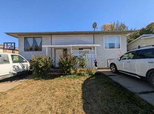 52 W Collins Cres SE, Medicine Hat, AB T1B1T8