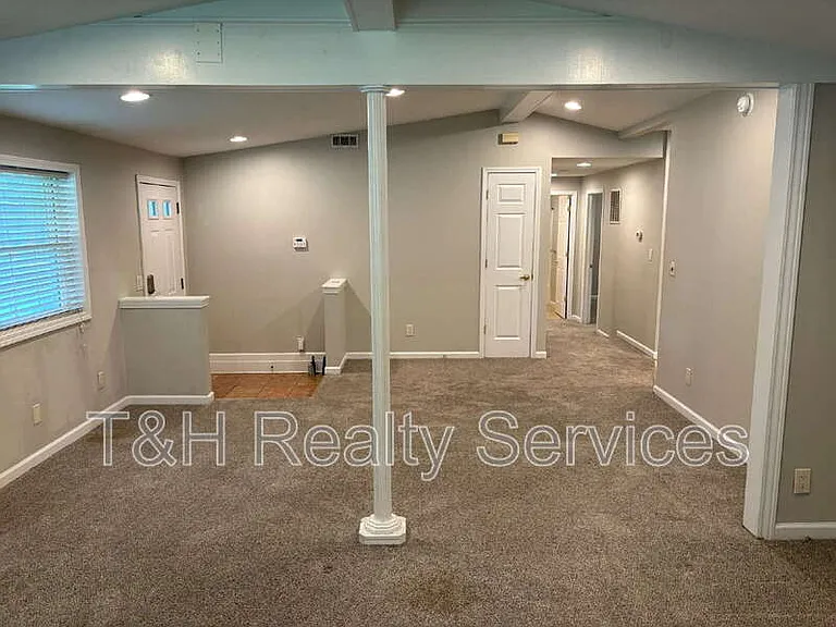 5202 Patterson St — Photo 6