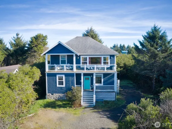 126 Sand Dune Avenue NW, Ocean Shores, WA 98569