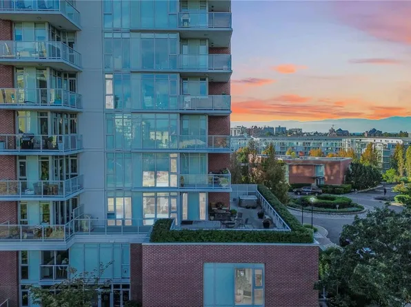 83 Saghalie Rd #303, Victoria, BC V9A 0E7