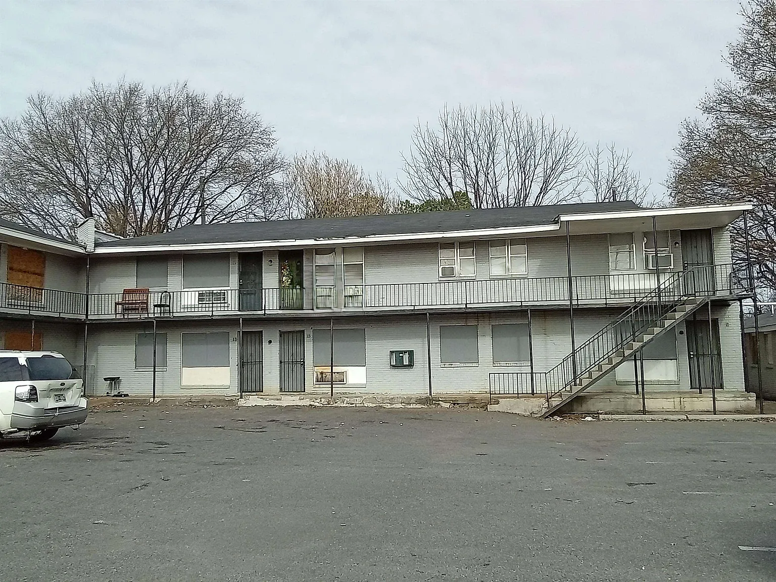 2 bed, 1.0 bath, $650 — Photo 1