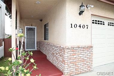 3rd image of 10407 Scoville Ave